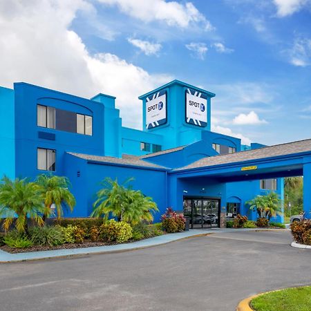 Spot X Hotel Tampa - Wesley Chapel By The Red Collection Экстерьер фото