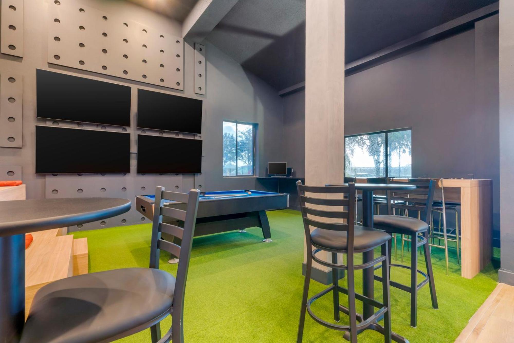 Spot X Hotel Tampa - Wesley Chapel By The Red Collection Экстерьер фото